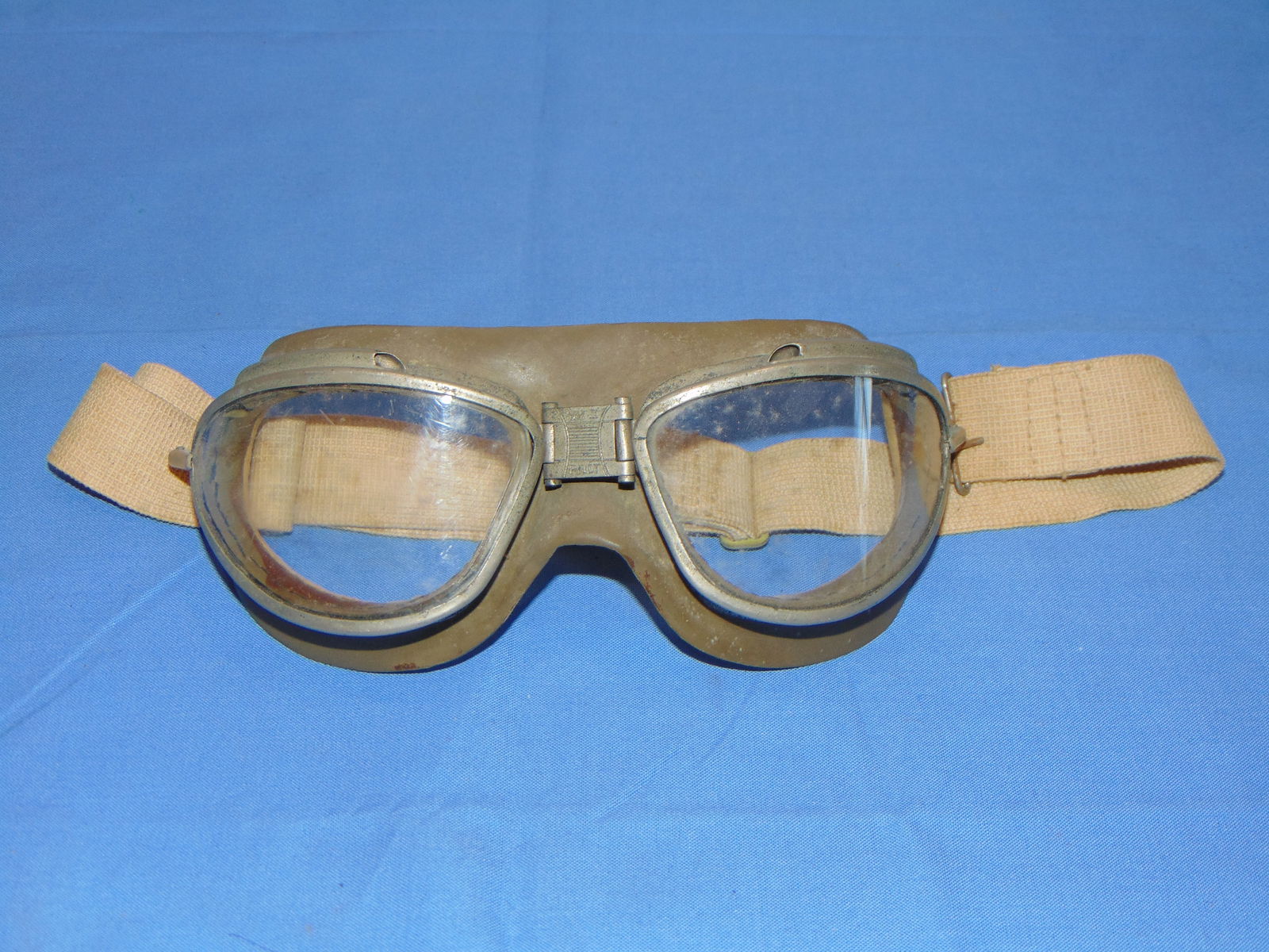 WWII Pilot's Flight Goggles, MKII Chas. Fischer (1 of 8)