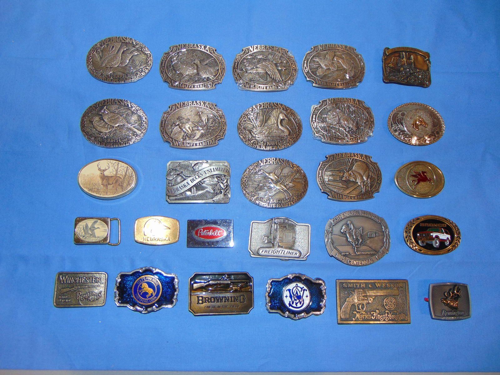Lot of Collectors Belt Buckles, Nebraska, Trucking, Hunting (1 of 6)