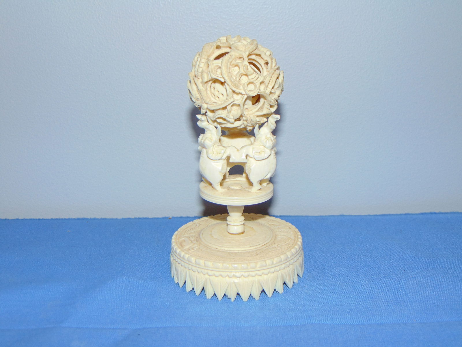 Antique Chinese Carved Puzzle Ball & Stand (1 of 4)