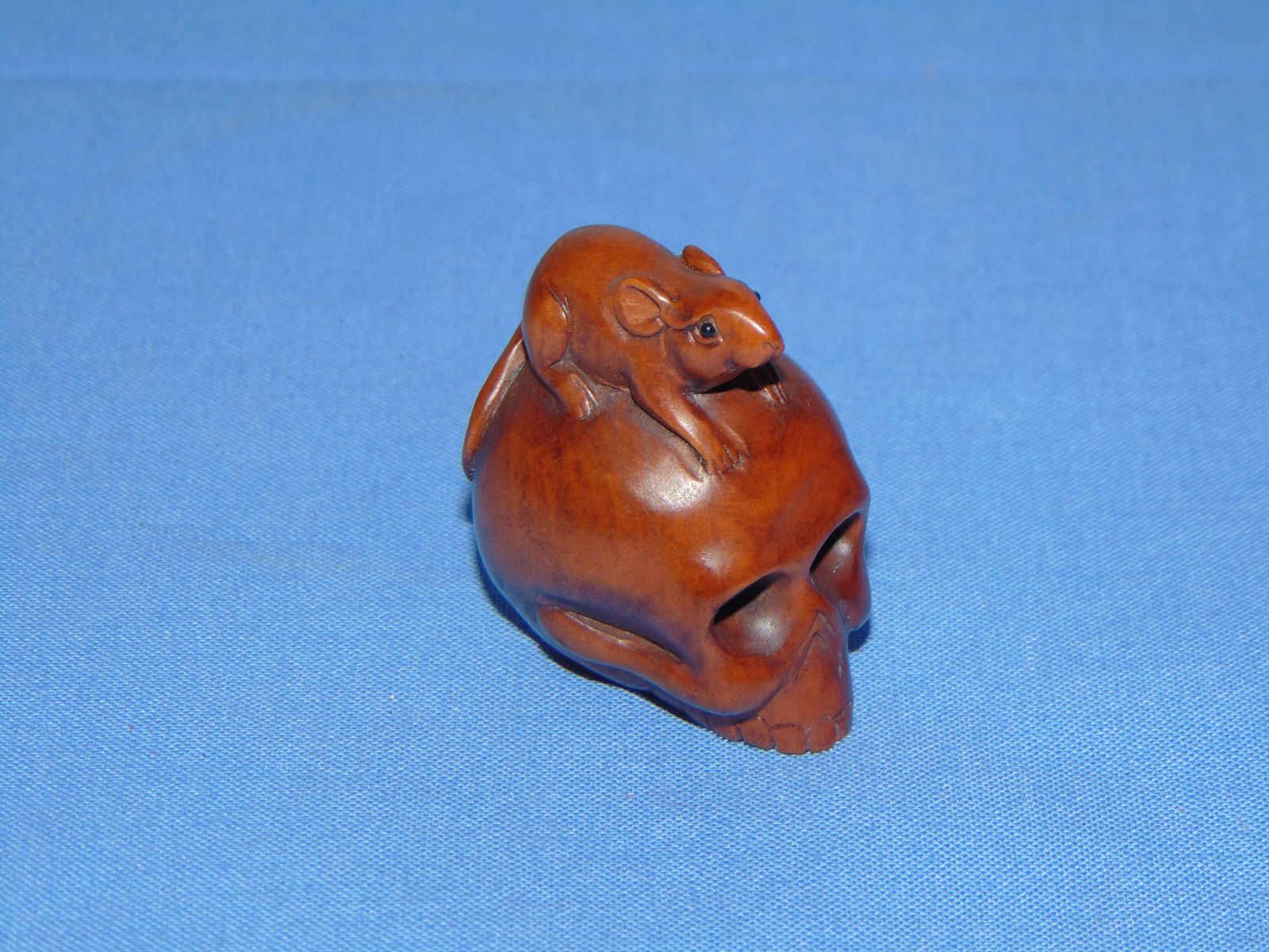 Japanese Carved Wood Netsuke, SKULL & RAT (1 of 6)