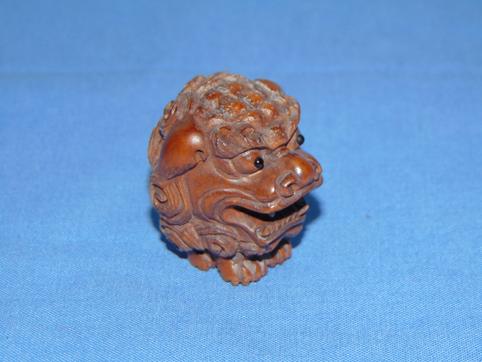Japanese Carved Wood Netsuke, LION: NICE HAND CARVED WOOD NETSUKE.