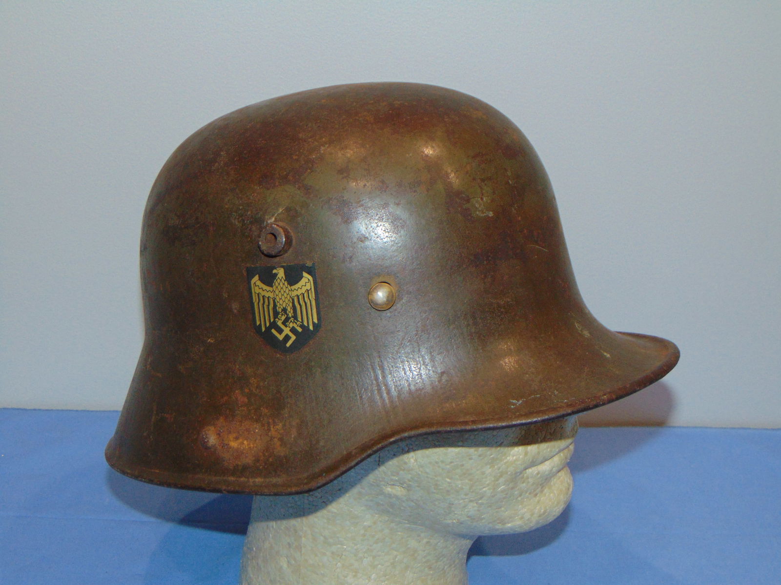 WWI-WWII German Steel Helmet w/ Army Decal (1 of 8)