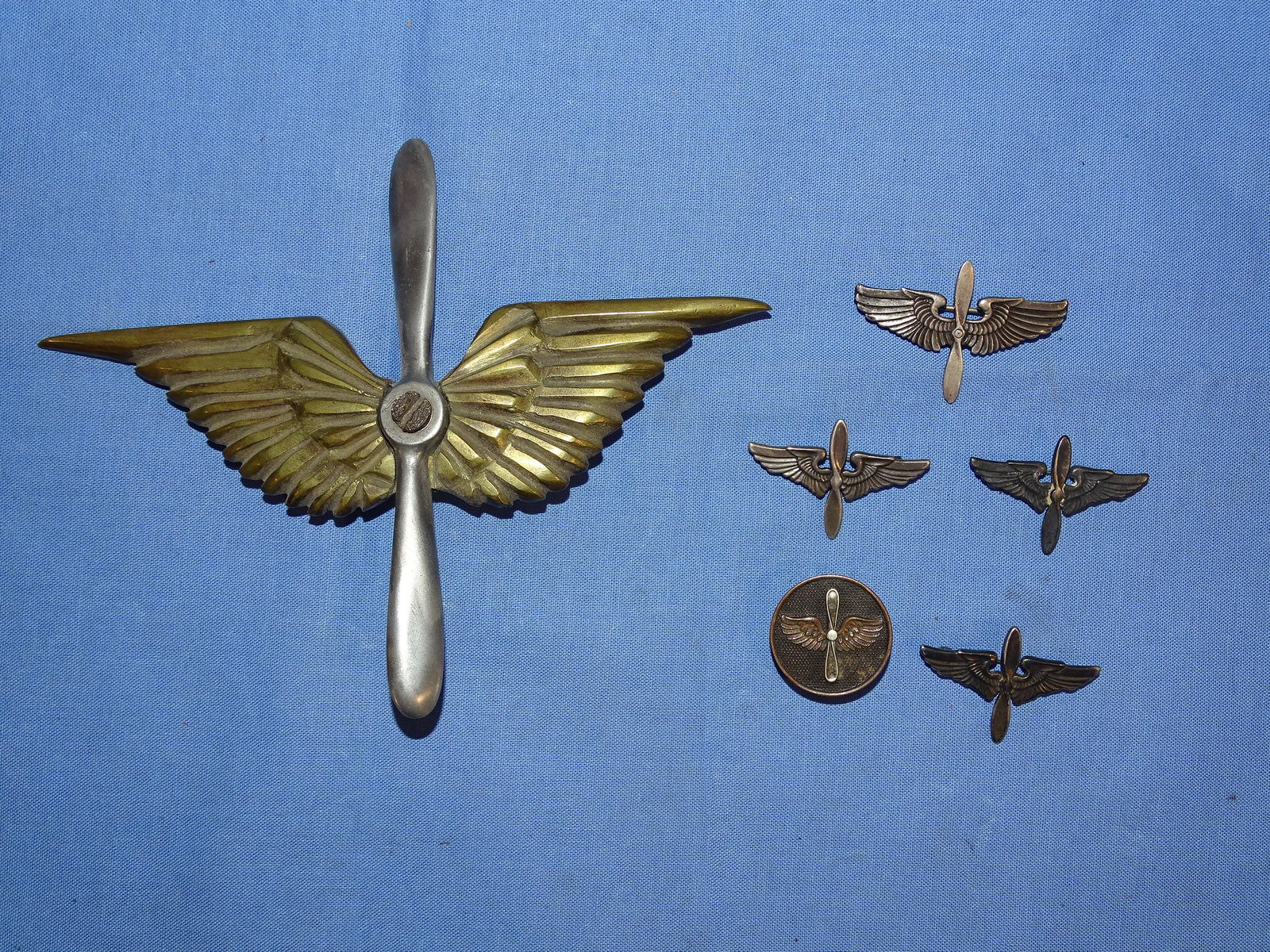 WWI USAS Air Corps Insignia Pin Lot: NICE LOT OF WWI INSIGNIA INCLUDING A VERY INTERESTING LARGE USAS BADGE.