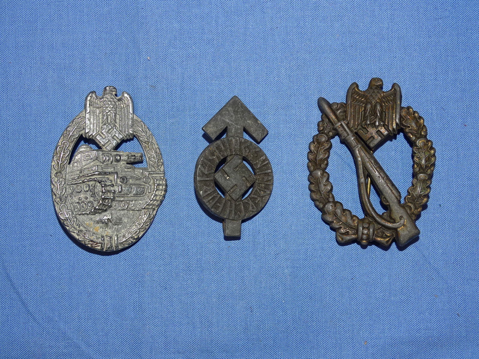 WWII German Medal Badge Trio, Infantry Assault, Tank & HJ (1 of 5)
