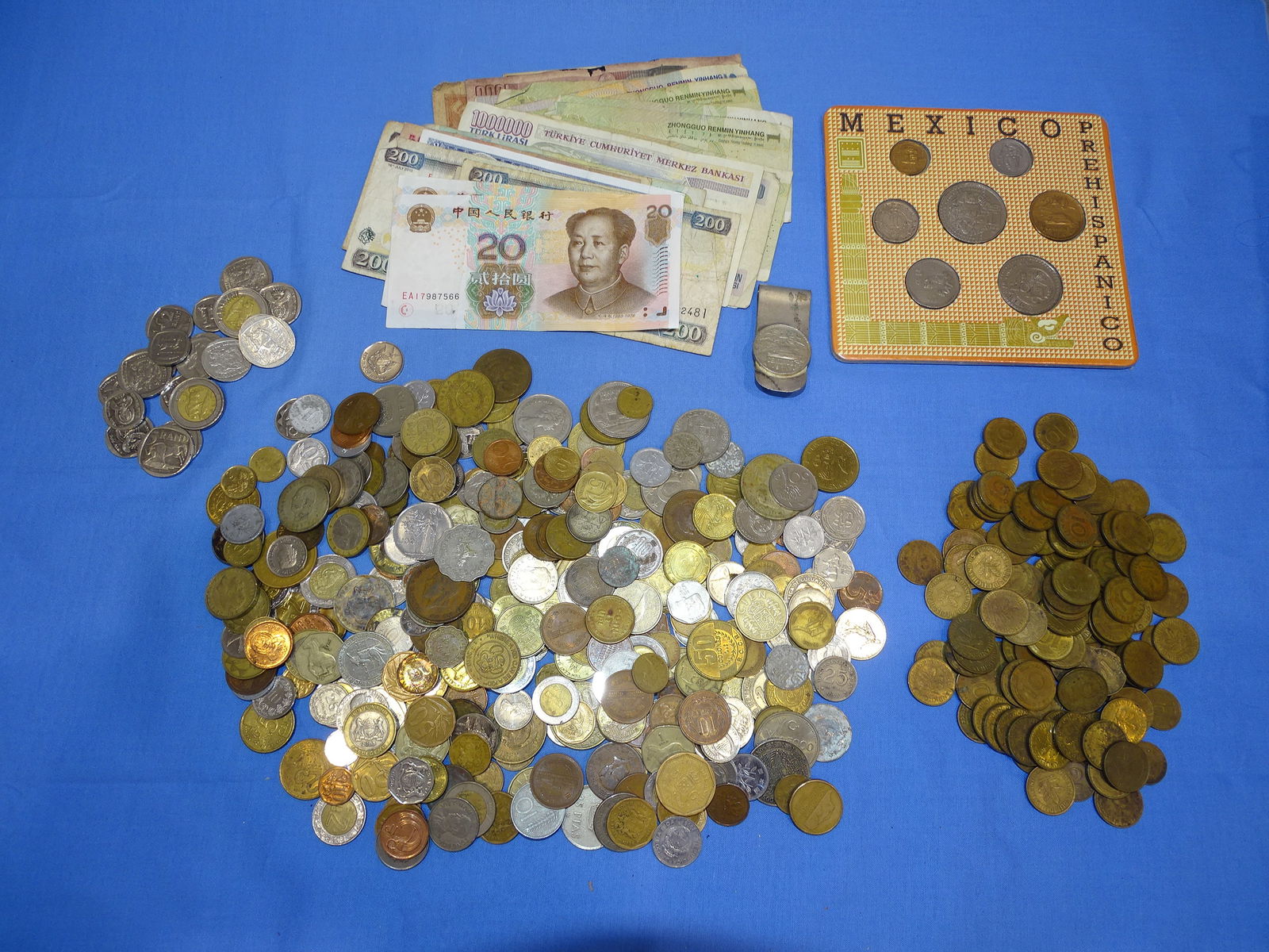 Lot of Foreign Currency, Coins & Banknotes, 5 Pounds (1 of 13)