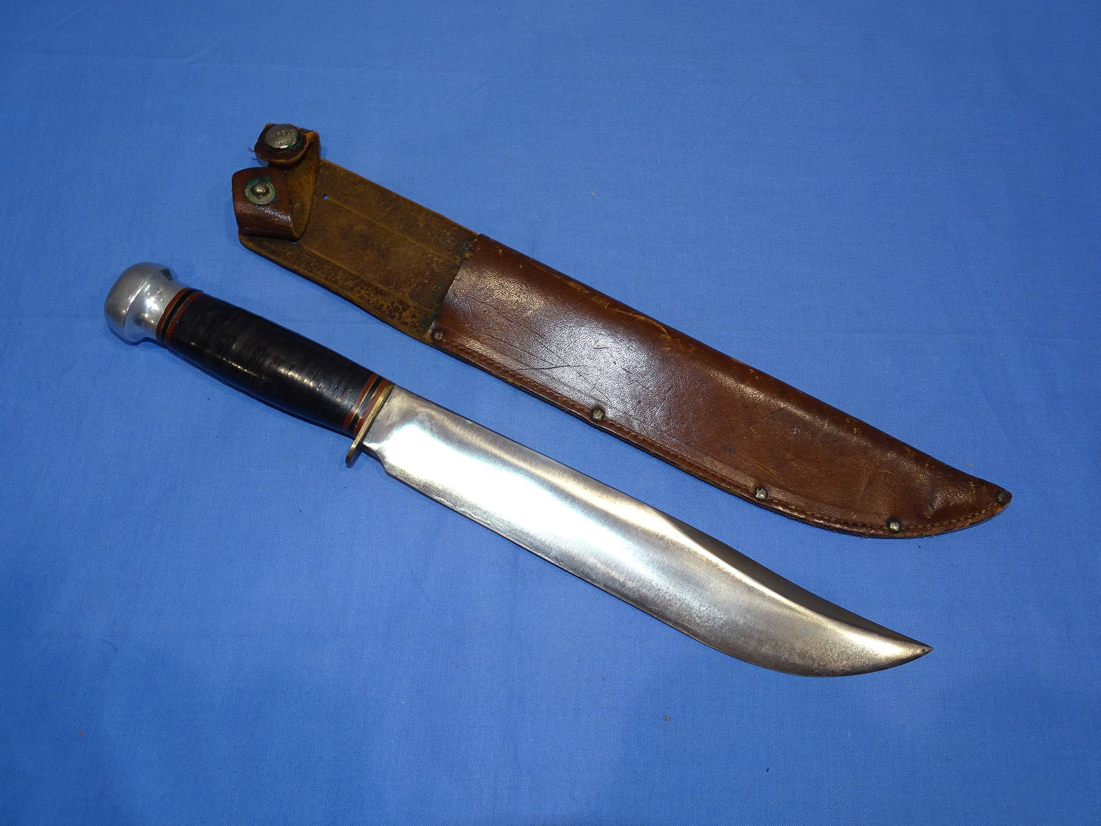 Nice Large Vintage Marbles Gladstone Trailmaker Knife w/ Leather Sheath (1 of 11)