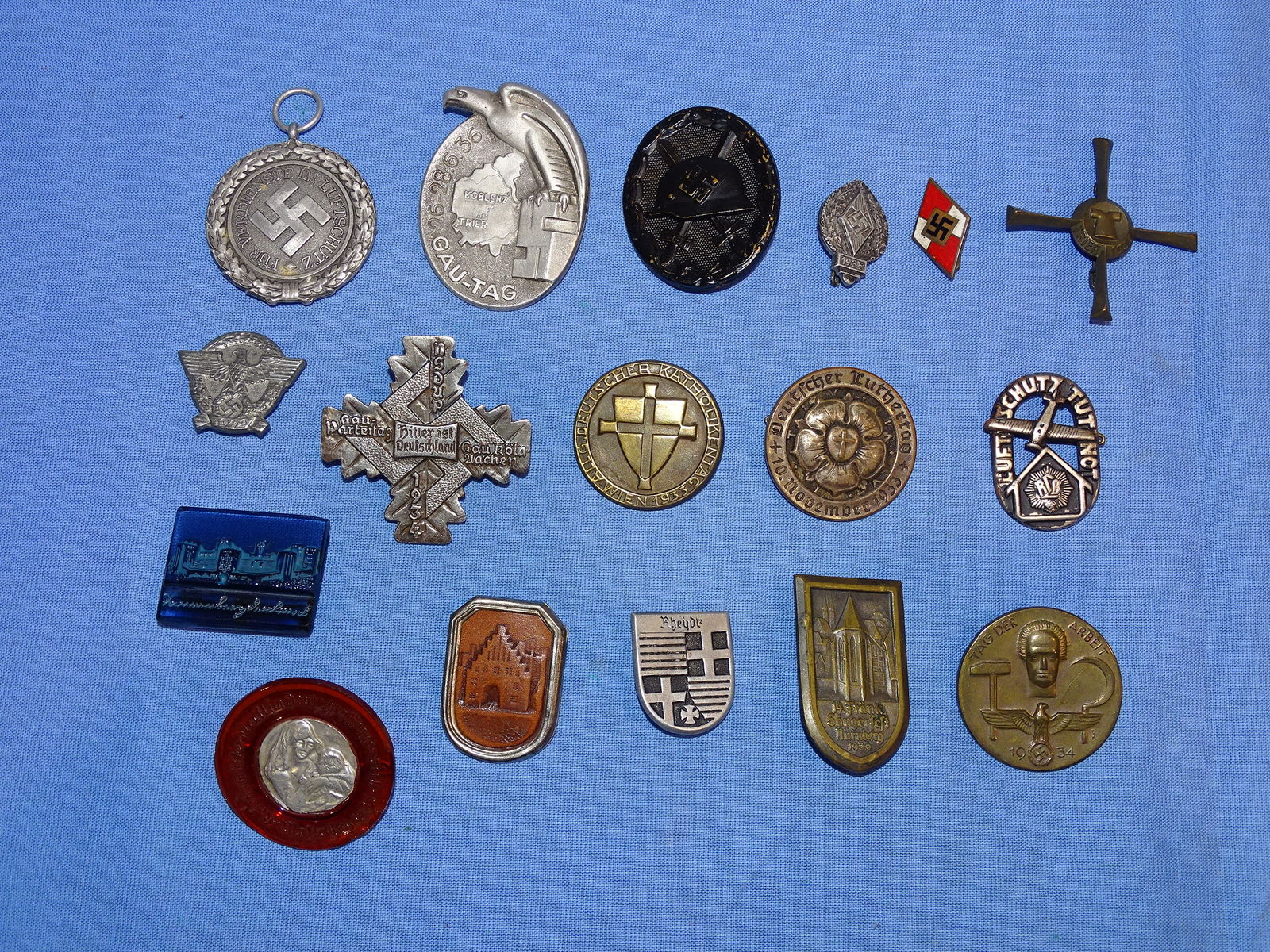 WWII German Medal Badge Tinnie Lot (1 of 6)