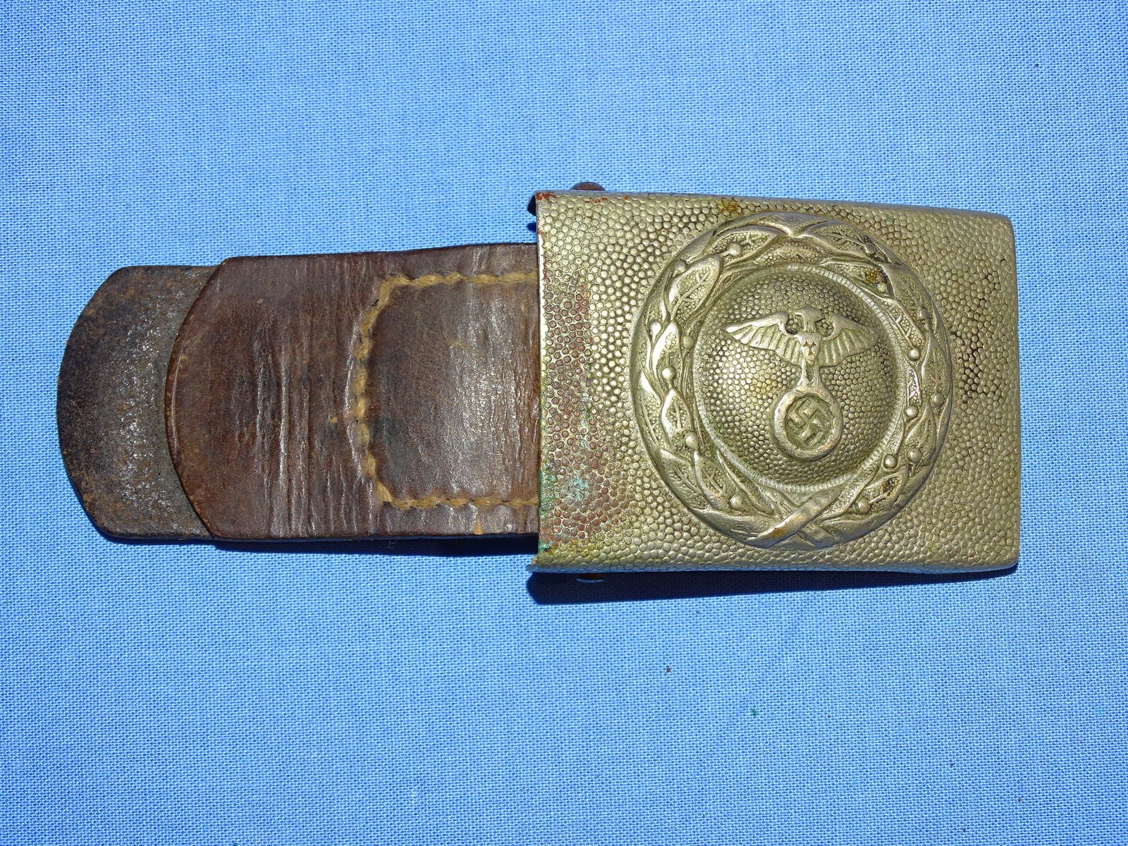 WWII German RLB Enlisted EM Belt Buckle w/ Tab (1 of 4)