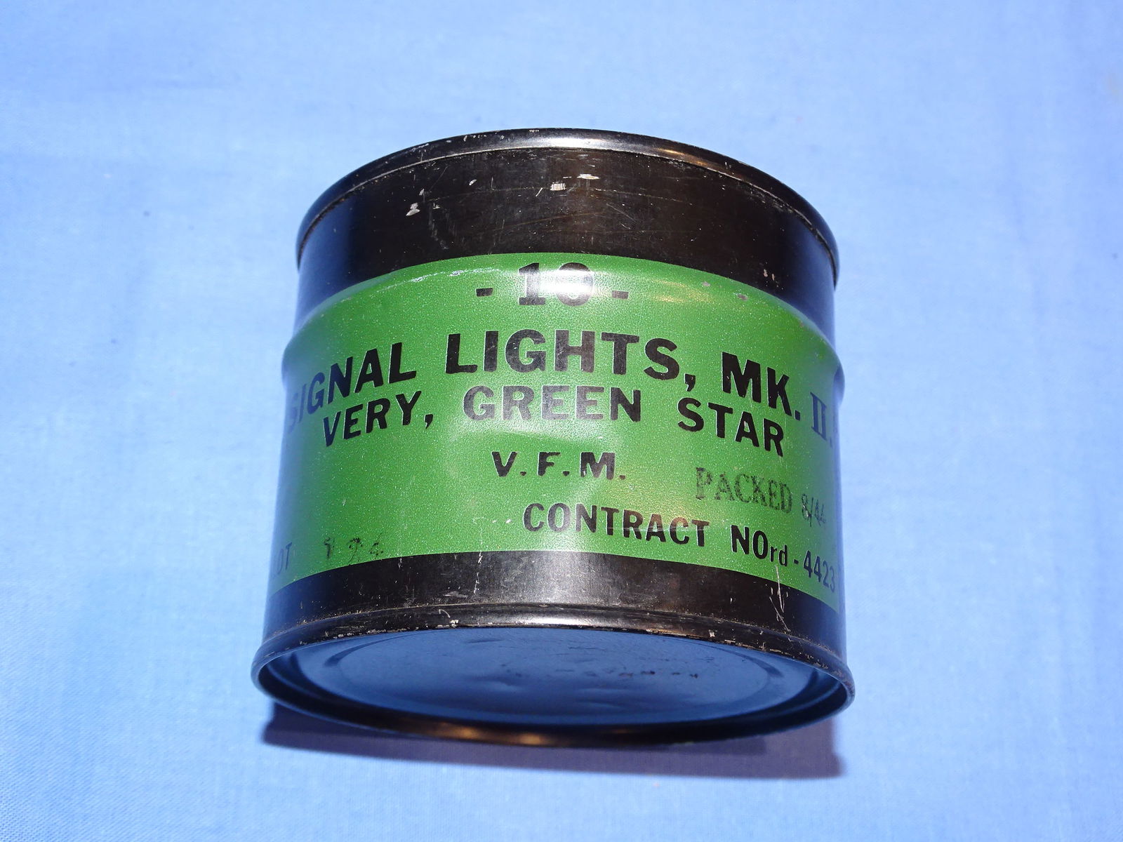 WWII Mark II Flares, Signal Lights, Very Green Star, Sealed Can of 10, Dated 1944 (1 of 5)