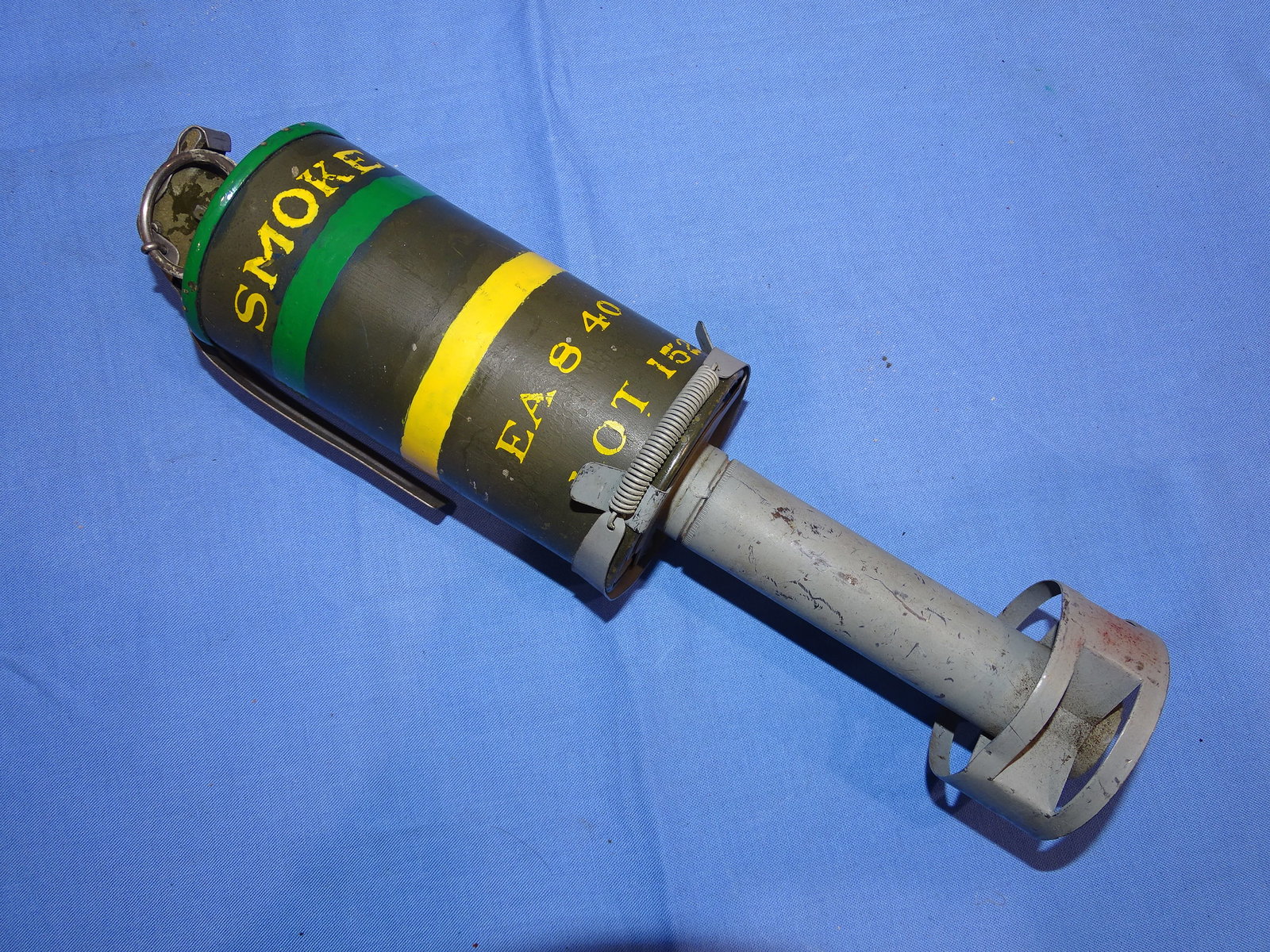 Inert / Dewat WWII Rifle Smoke Signal Grenade, EA 8-40 Dated: WWII ERA GREEN SMOKE SIGNAL RIFLE GRENADE. INERT & DEWAT. WILL NOT SHIP OUTSIDE THE U.S., NO EXCEPTIONS!