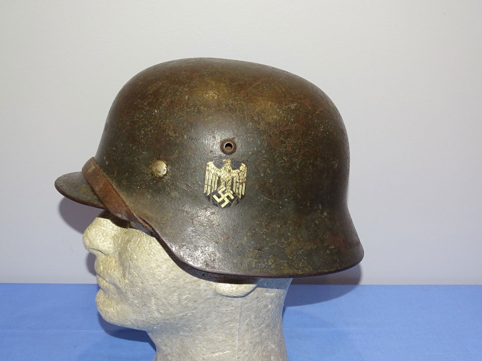 WWII German M35 Single Decal Army Helmet ET64 (1 of 14)