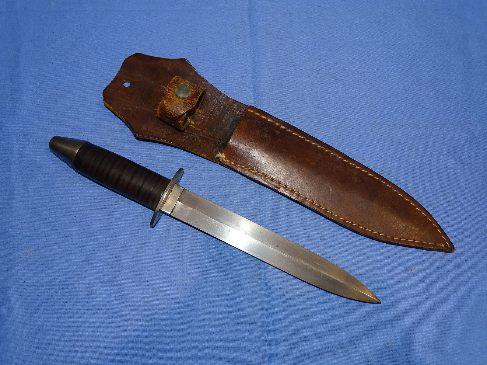 Fantastic & Massive WWII Theater Made Fighting Knife (1 of 10)