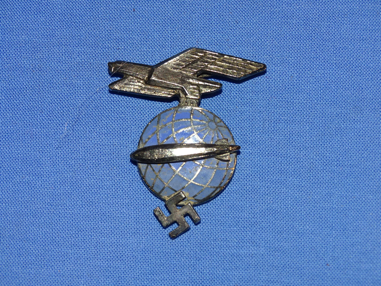 WWII German Zeppelin Pilot's Visor Cap Hat Badge (1 of 9)