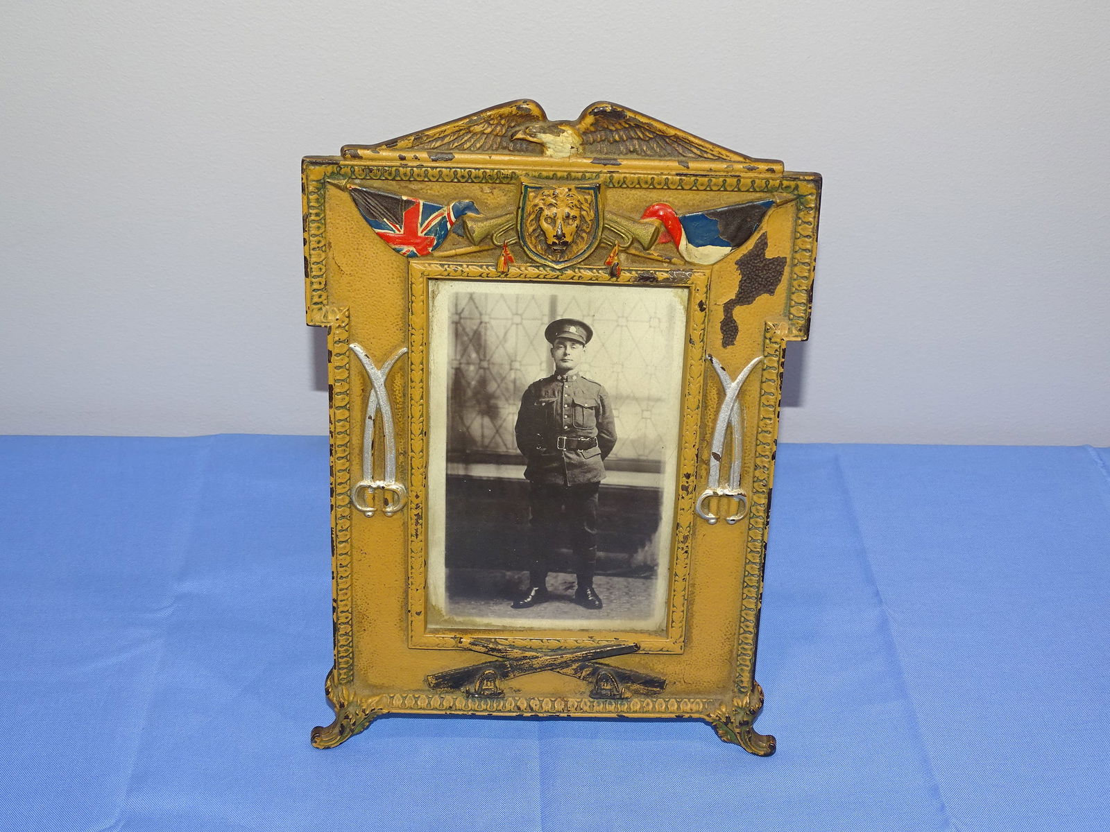 Nice WWI Patriotic Cast Iron Picture (1 of 6)