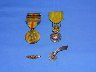 WWI French & U.S. Medals & AEF 23rd Pursuit Squadron Pilots Badge & Wings