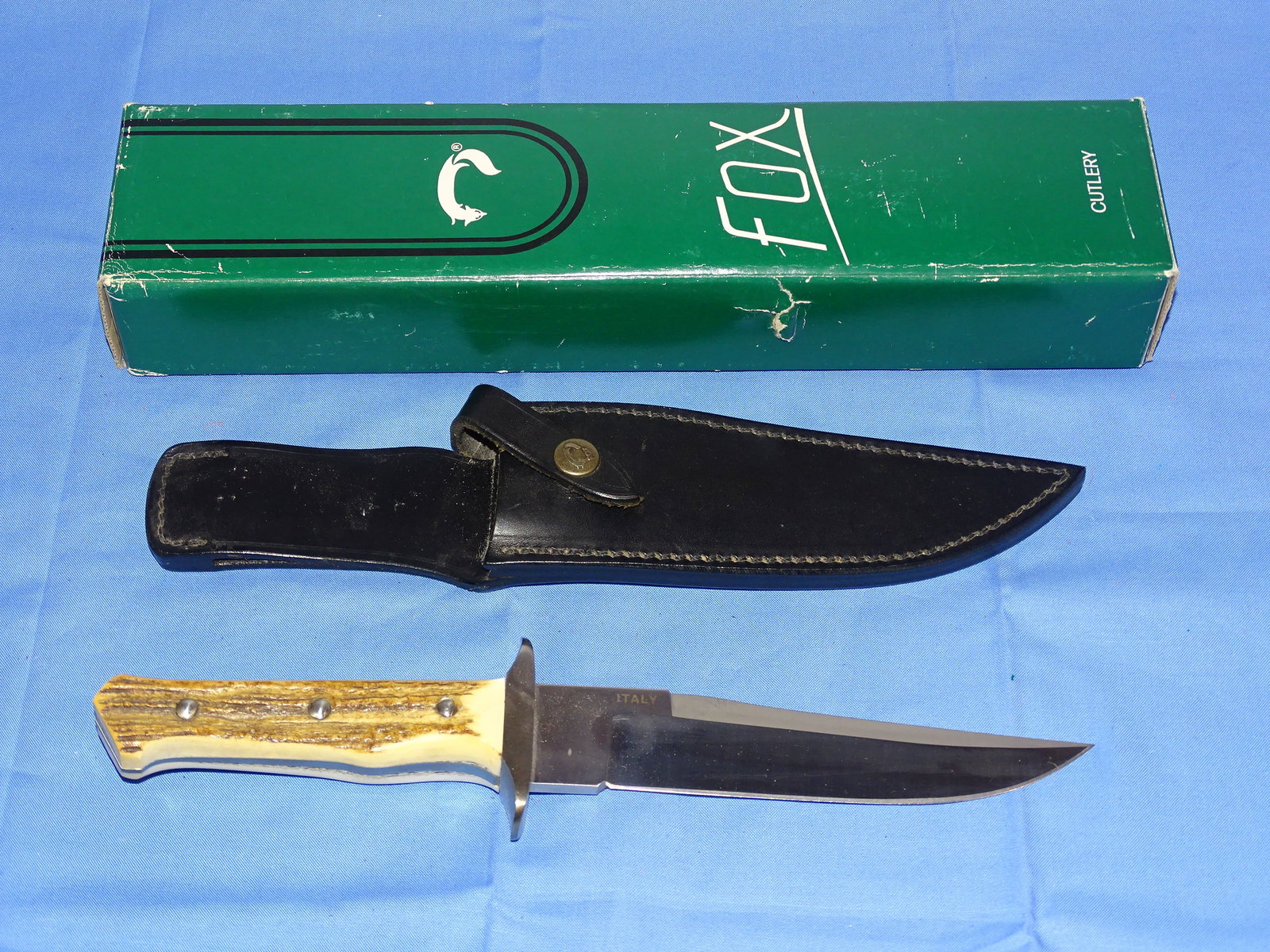 Fixed Blade Knife, FOX Italy Stag Bowie, FO-602CE: FIXED BLADE KNIFE, NICELY MARKED WITH SHEATH AND BOX.