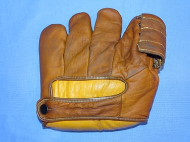 Vintage 1920's - 1930's GLOBE G29 Frankie Gustine Leather Baseball Glove
