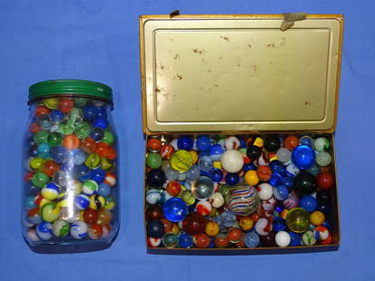Estate Lot of Vintage Glass Marbles: NICE LOT OF VINTAGE GLASS MARBLES.