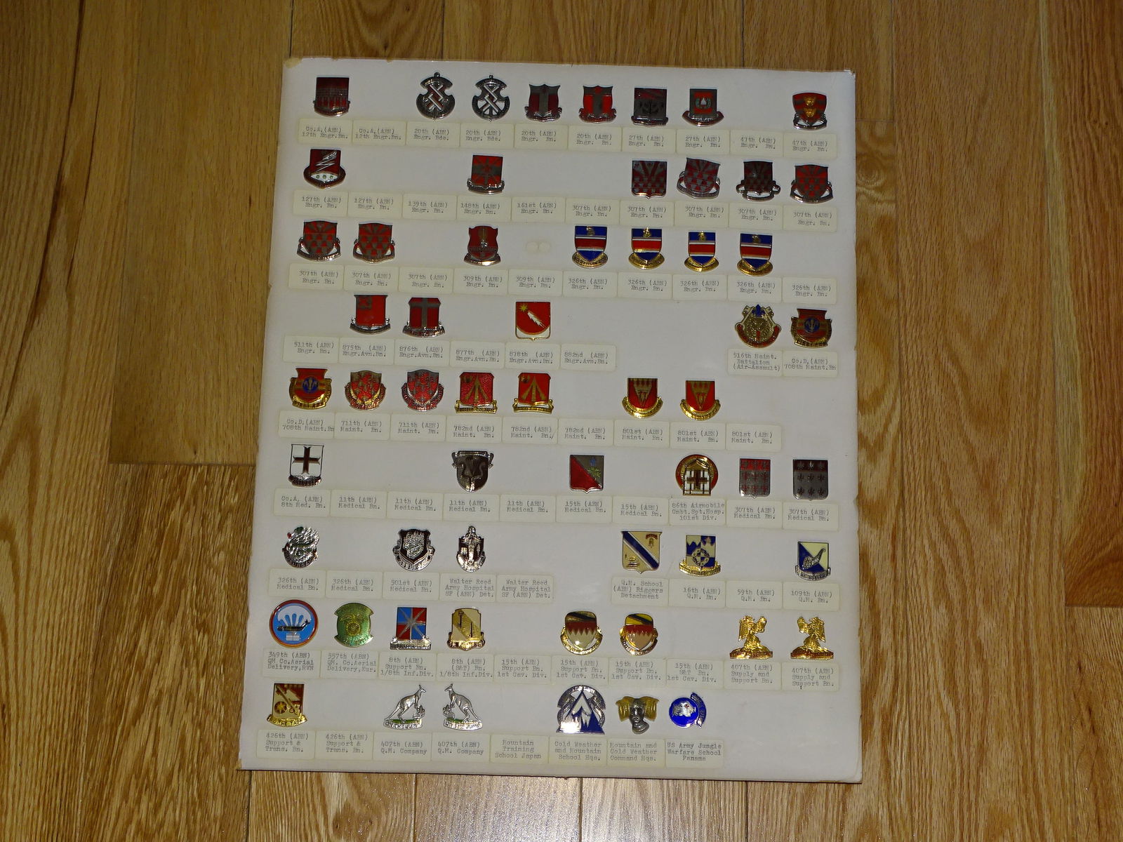 WWII - Vietnam Era Display Board of Distinctive Unit Insignia DUI's Crest Pins (1 of 6)