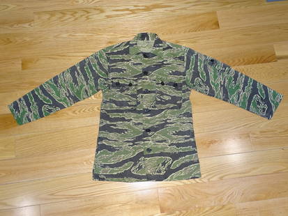 Vietnam War Special Forces Tiger Stripe Uniform Jacket: NICE VIETNAM WAR ERA TIGER STRIPE JACKET, NO INSIGNIA, INK MARKING INSIDE.