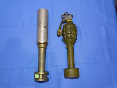 Inert / Dewat Ordnance, Vietnam War Era Rifle & Smoke Grenade Pair