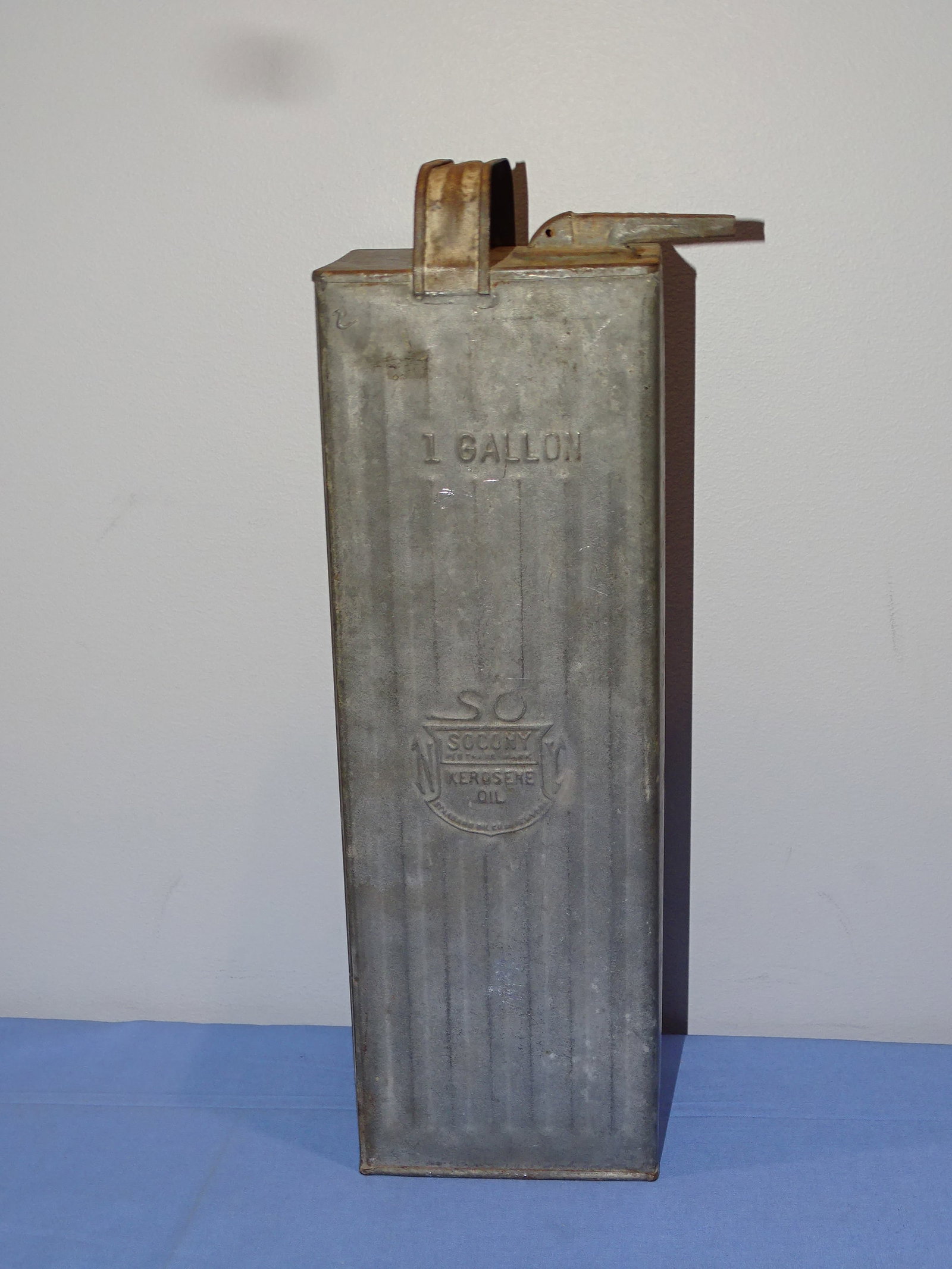 1920's-1930's SOCONY 1 Gallon Kerosene Oil Can w/ Paper Label (1 of 12)