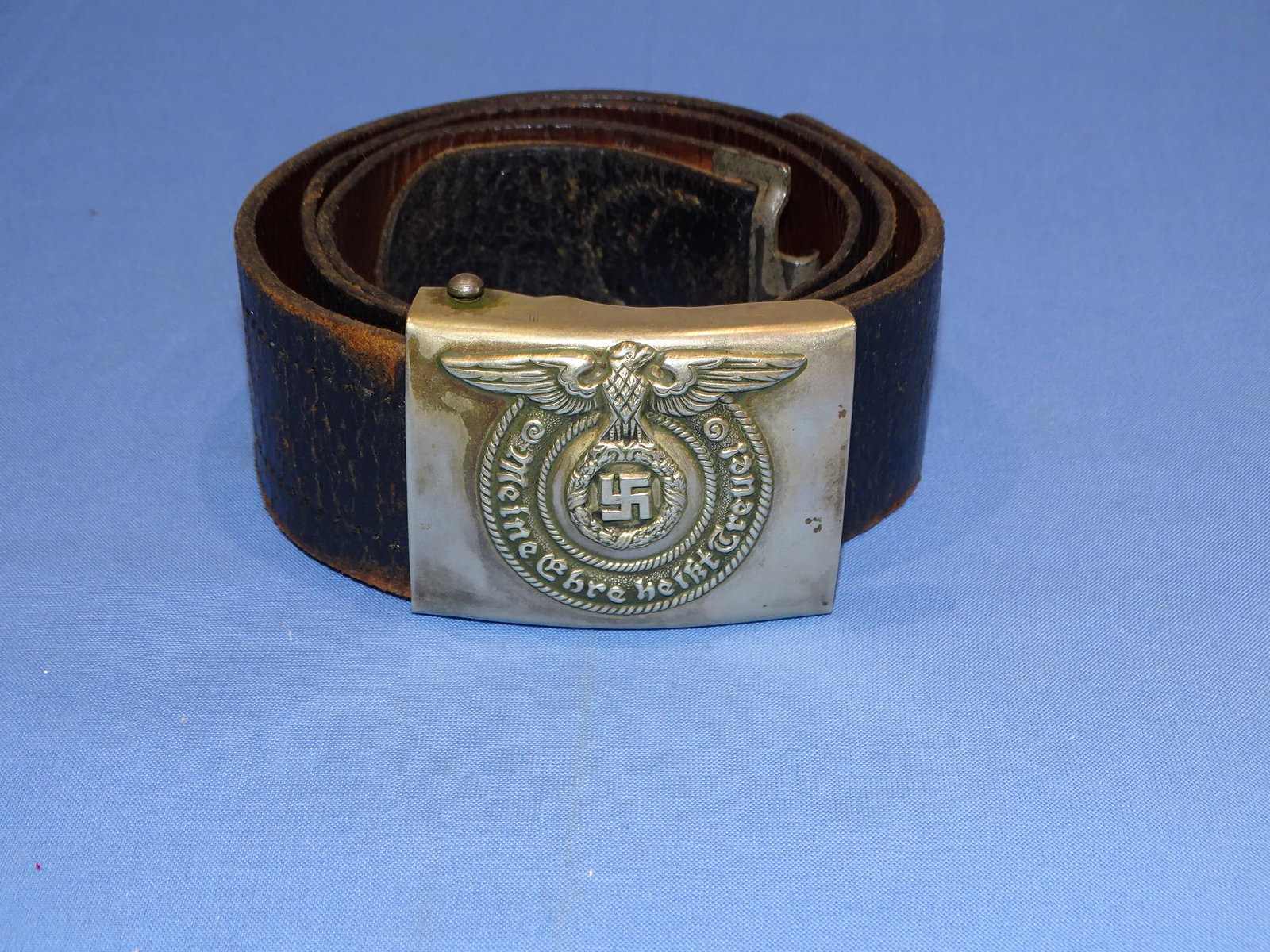 WWII German Nazi SS Belt & Buckle, O&C: WWII GERMAN SS ENLISTED MAN'S BELT & BUCKLE RIG. NICKEL BUCKLE IS MAKER MARKED O&C ges.gesch. BLACK LEATHER BELT IS SIZE MARKED ONLY.