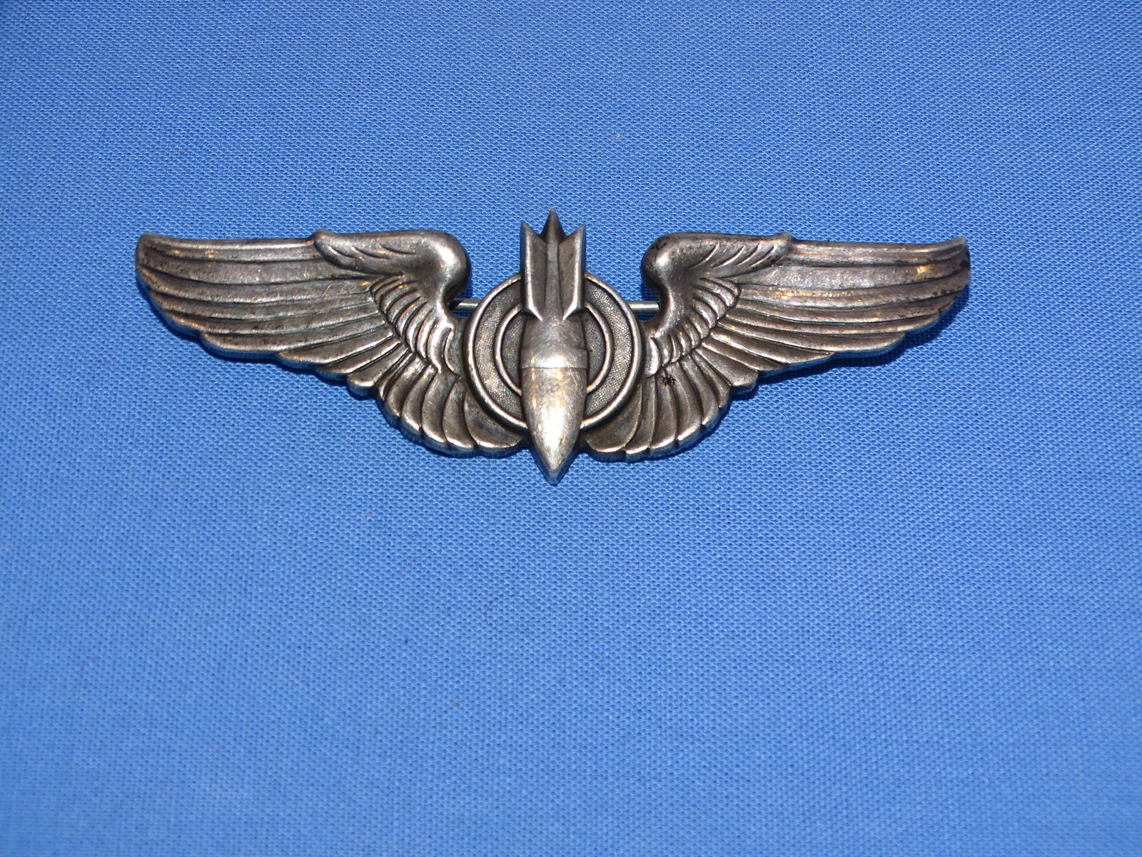WWII AAF Sterling 3" Bombardier Wings (1 of 2)