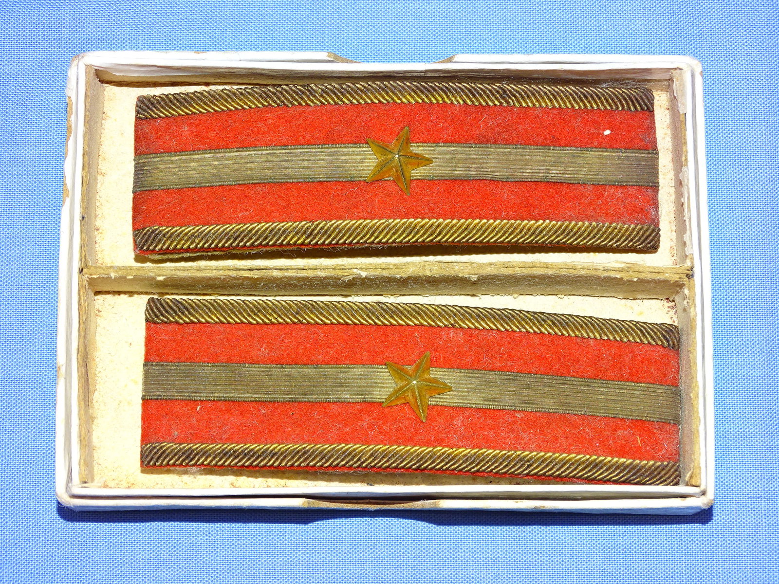 Boxed WWII Japanese Officer's Shoulder Boards: NICE WWII JAPANESE OFFICER'S SHOULDER BOARDS IN THE ORIGINAL BOX. MINT UNISSUED