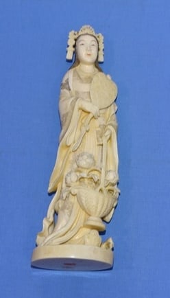 Exquisite Antique Japanese Carved Okimono Figure of a Woman, Signed: SUPERB ANTIQUE JAPANESE CARVING OF A WOMAN, THE QUALITY AND DETAIL ARE JUST SPECTACULAR, FROM HER FACE TO THE FLOWERS, EVEN HER HANDS. JUST GORGEOUS. STANDS APPROX. 8" TALL, SIGNED TO THE BASE. WILL N