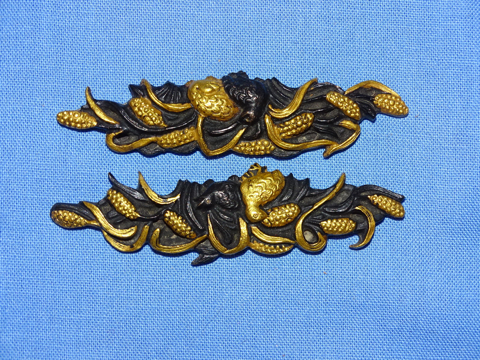 Japanese Samurai Sword Fittings, Menuki Matching Pair, Millett: JAPANESE SAMURAI SWORD MENUKI, MATCHING PAIR OF MILLETT
