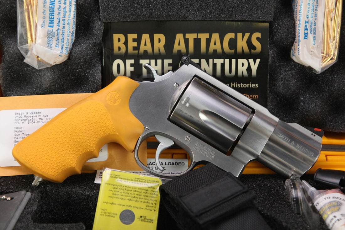 Smith & Wesson 460ES Emergency Survival Kit .460 S&W Revolver & Case: Smith & Wesson 460ES Emergency Survival Kit 163463 .460 S&W 2.75" Double Action Revolver & Case Our Assessment: The S&W 460 is built on S&W's largest frame, the X-Frame, which was developed because no