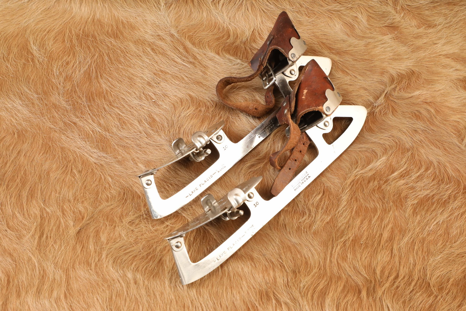 Vintage 1920s Winchester “LAKE PLACID” Model Clamp-On Metal Ice Skates: In the 1920s, fresh off of lucrative World War 1 military contracts, the legendary Winchester sought to diversify from a manufacturer of solely firearms and ammunition to a broad-based gun, hardware, 