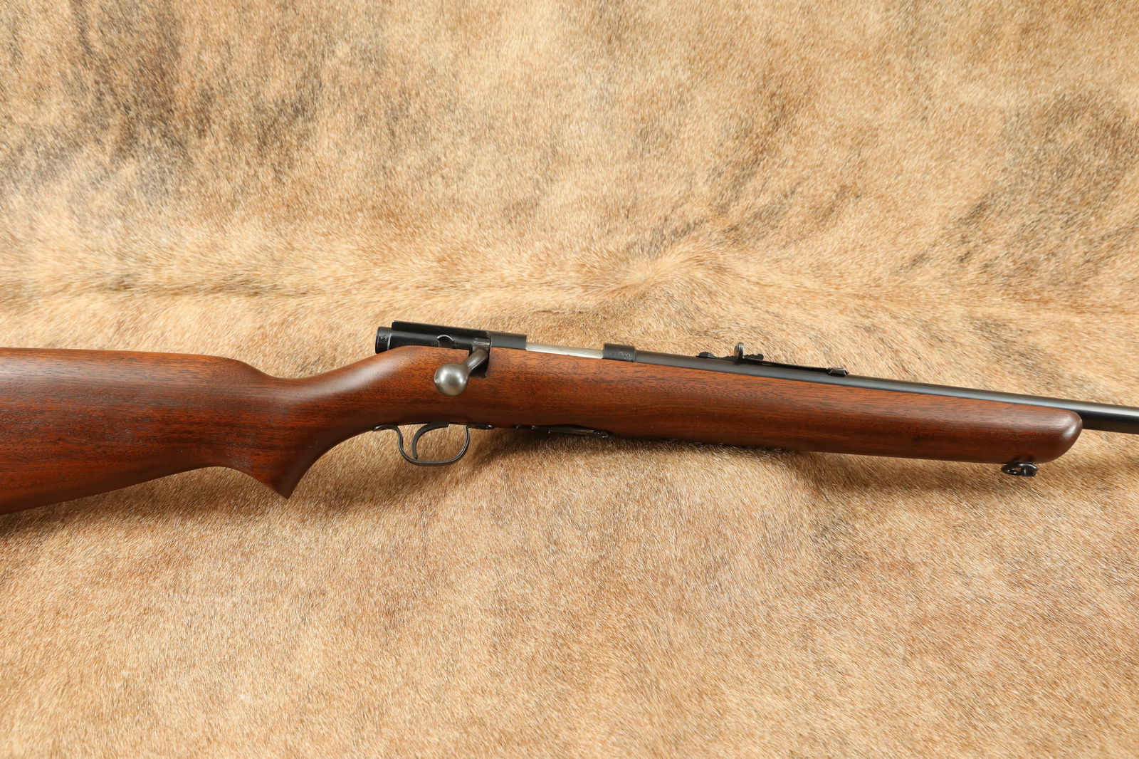 Winchester Model 43 .25-20 Win 24” Mag Fed Bolt Action Rifle 1950 C&R: Make: Winchester Model: 43 Serial Number: 32963A Year of Manufacture: 1950 Caliber: .25-20 Winchester (.25-20 WCF) Action Type: Bolt Action With Detachable Magazine Markings: The left side of the barr