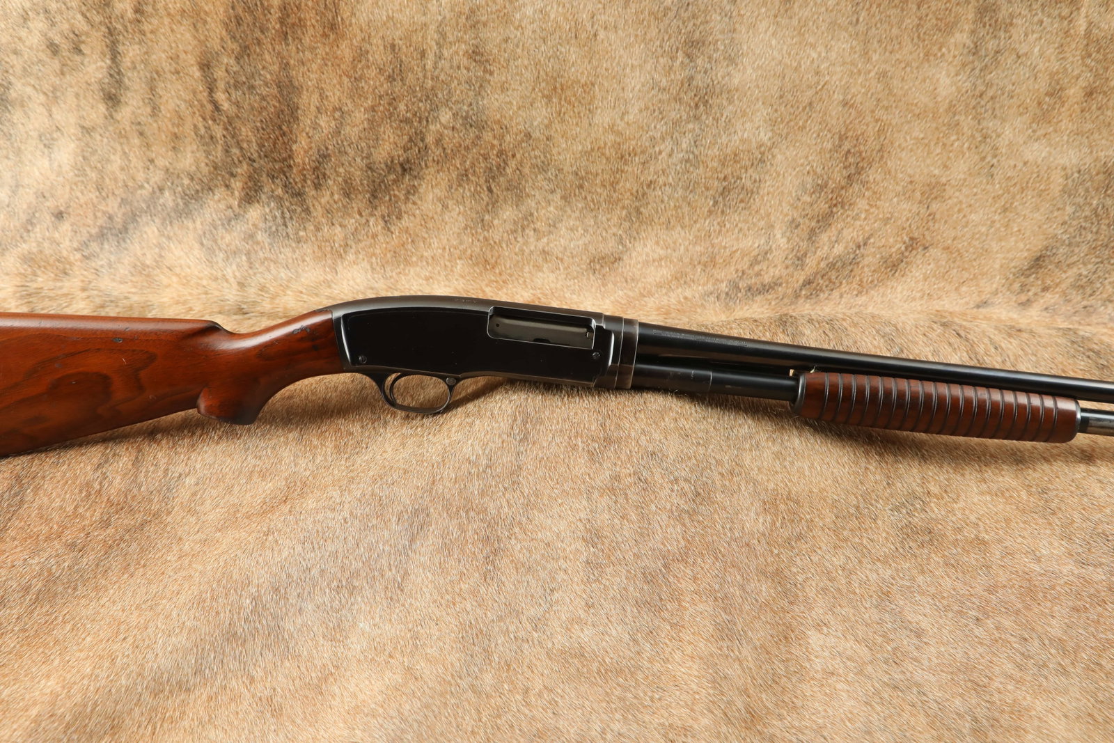 First Year Pre-War Winchester Model 42 .410 MOD 28” Pump Action Shotgun 1933 C&R: Make: Winchester Model: 42, Catalog Number G4205S Serial Number: 4390 Year of Manufacture: 1933, First Year Production Gauge: 410 Bore, 2 1/2” and 3” Shells Action Type: Pump Action with T