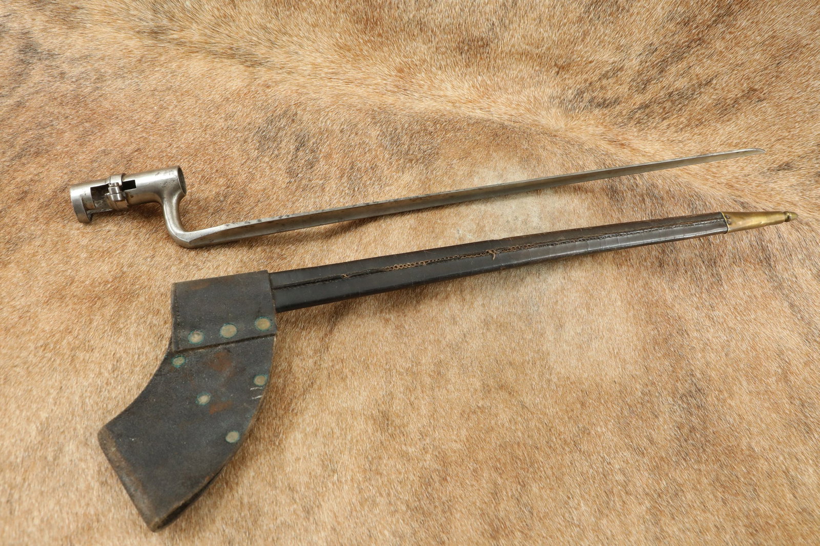 CANFIELD COLLECTION US Union Army Civil War M-1861 M-1863 Springfield M-1855 Socket Bayonet & Sheath: Union infantrymen in the Civil War, colloquially nicknamed ”Billy Yank”, were largely armed with the superb Springfield rifle musket. The Springfield