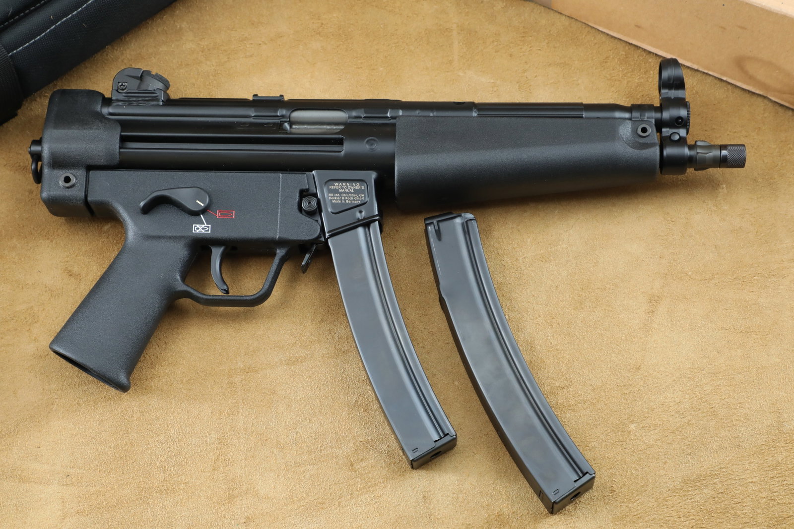 H&K Heckler & Koch SP5 9mm 8.5" Semi-Auto Pistol Full Kit, 2020 (Consecutive to Lot 1297): Make: Heckler & Koch Model: SP5 Serial Number: 271-003528 Year of Manufacture: 2020 (CA Date Code) Caliber: 9mmx19 Action Type: Semi-Auto, roller delayed blowback operated, fed by detachable HK MP5 pa
