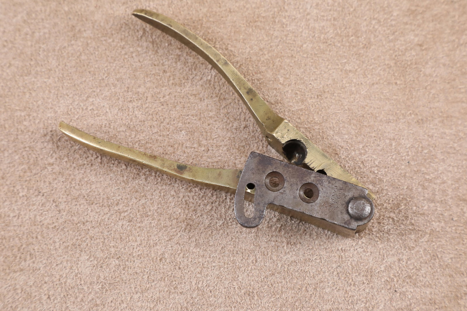 Antique 1850s Colt M-1855 Percussion Revolving Sporting Rifle .40 Caliber Bullet Mold: Good Condition. Heavy scattered nicking and moderate scattered patina to the brass body and iron sprue plate. Stamped “COLT’S / PATENT” at the upper front sprue plate, and “40” at th