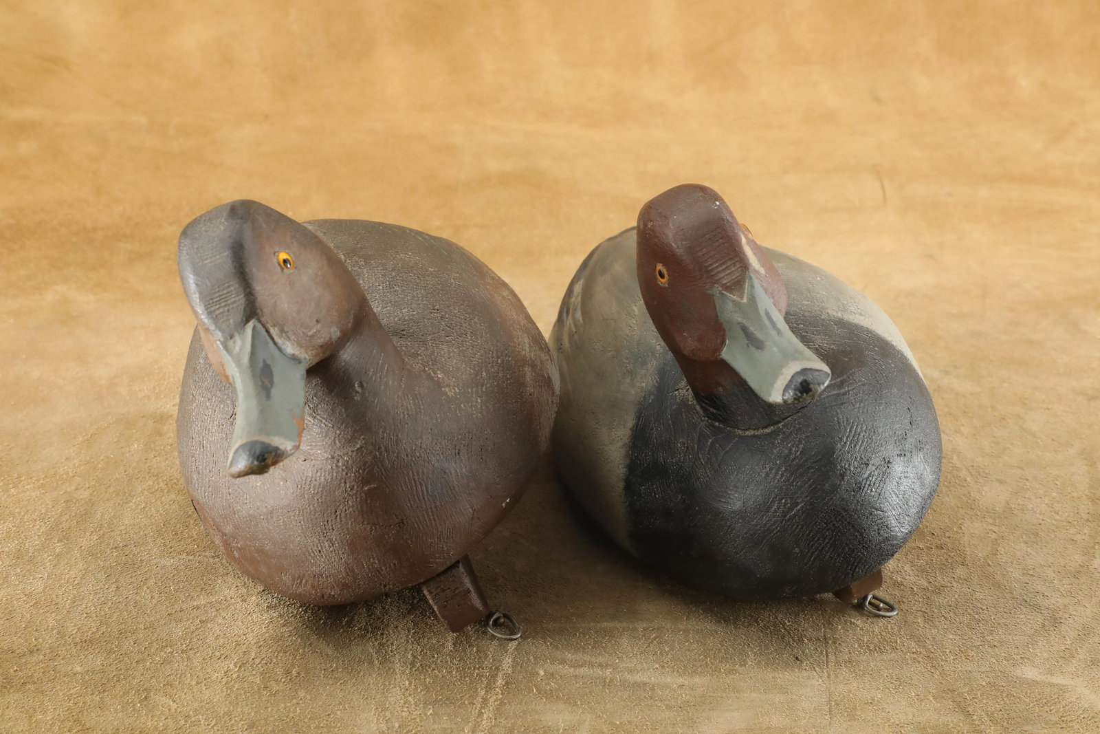 Pair of Vintage Ben Schmidt Centerline, MI Redhead Hen and Drake Duck Decoys (1 of 17)
