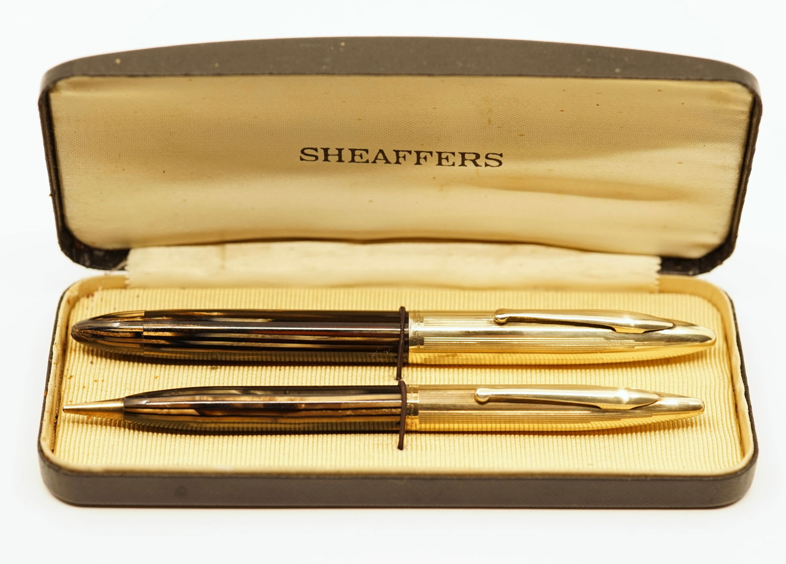 Sheaffer Crest Fountain Pen & Pencil Gold Stripe Set (1 of 2)