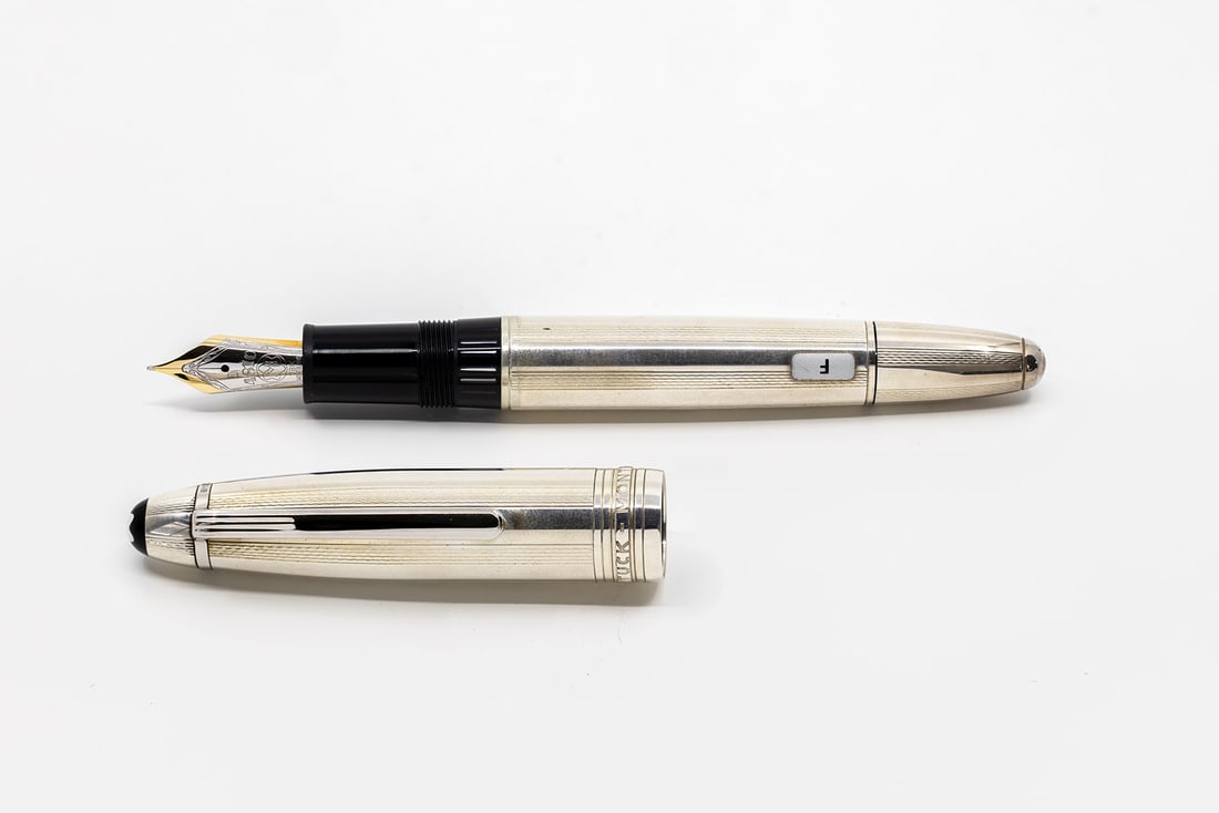 Montblanc Meisterstuck Solitaire Pure Silver Rollerball Pen (1 of 4)