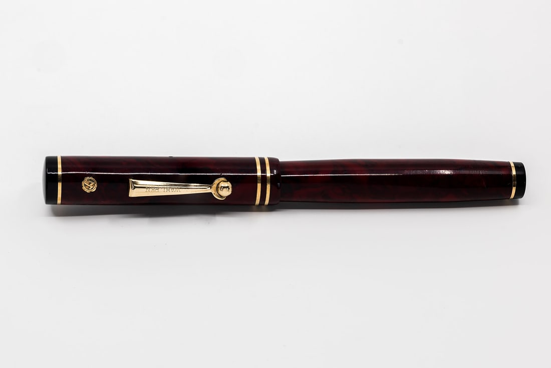 Wahl Eversharp Gold Seal Flamingo Fountain Pen: Wahl Eversharp Gold Seal full size fountain pen in Flamingo or sometimes known as oxblood. Wahl Eversharp Gold Seal flattop pens are quite uncommon in this colour, this full size example with side cli