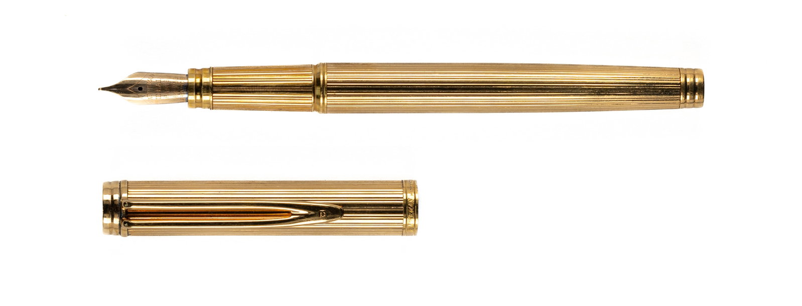 Waterman Gentleman Gold Filled Fountain Pen, Boxed: Waterman Gentleman gold filled fountain pen, boxed. Fluted cap and barrel with fine Waterman 18 K nib. Length 5 1/2” and 6 1/4” posted, filling mechanism cartridge/converter (converter abs