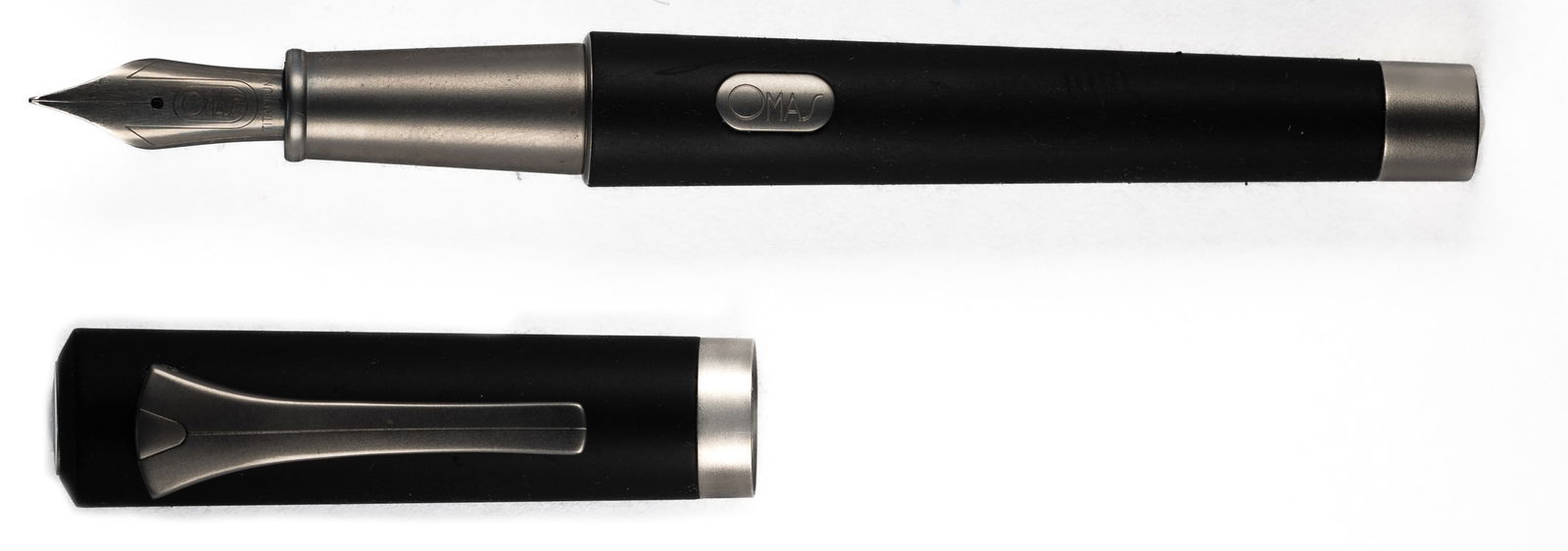 Omas Emotica Titanium Nib Black Fountain Pen (1 of 3)