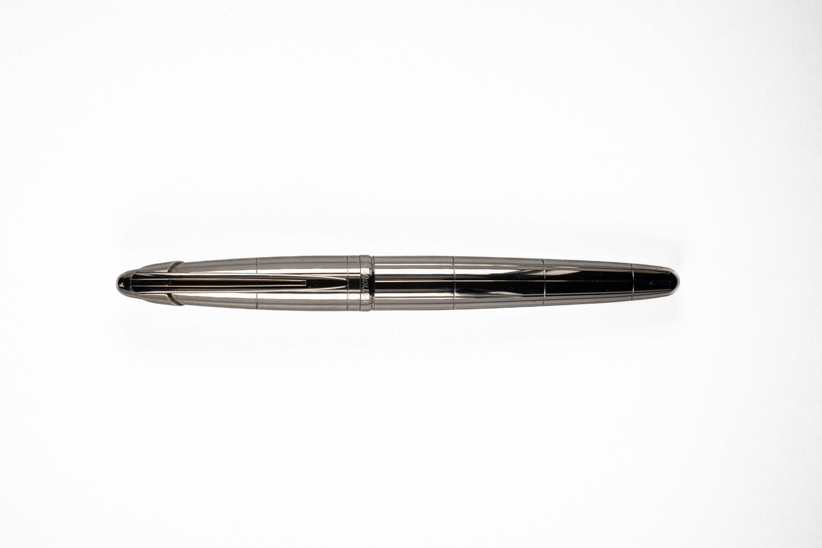 Waterman Edson LE Sterling Silver Fountain Pen (1 of 4)
