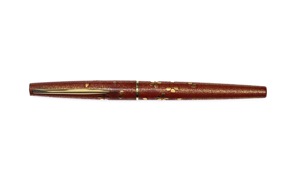 Pilot Namiki Maki-e Lacquer Sakura-Fubuki Fountain Pen (1 of 3)
