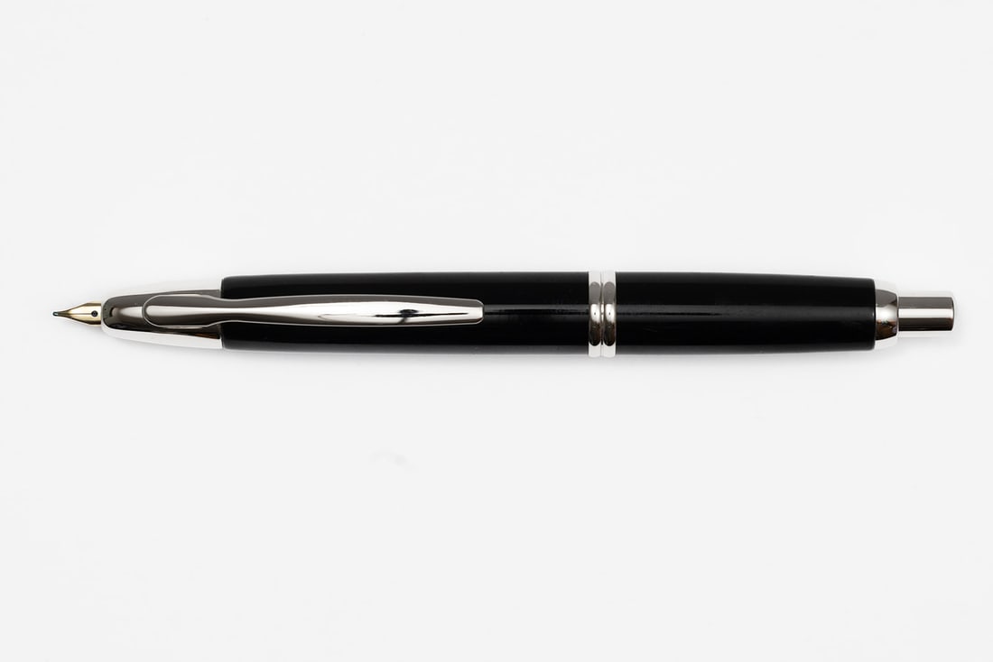 Pilot Vanishing Point Fountain Pen Black (1 of 2)