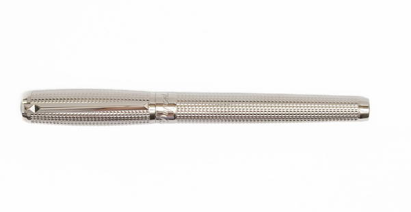 S.T. Dupont Elysee Diamond Head Fountain Pen, Boxed: S.T. Dupont Elysee special purchase palladium fountain pen in diamond head pattern with box, outer box and papers. S.T. Dupont Elysee fountain pen with diamond head pattern in palladium plate with med