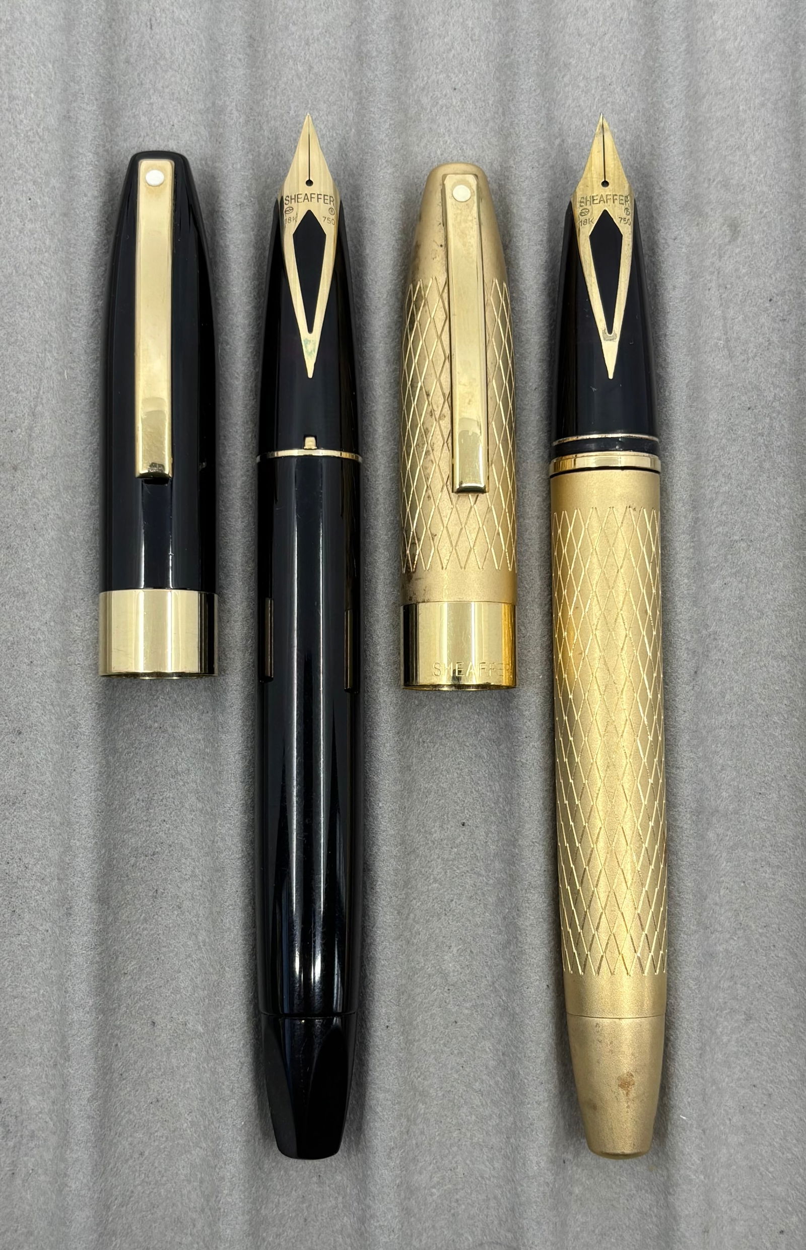 Sheaffer Legacy Fountain Pens Black & King’s Gold (1 of 2)