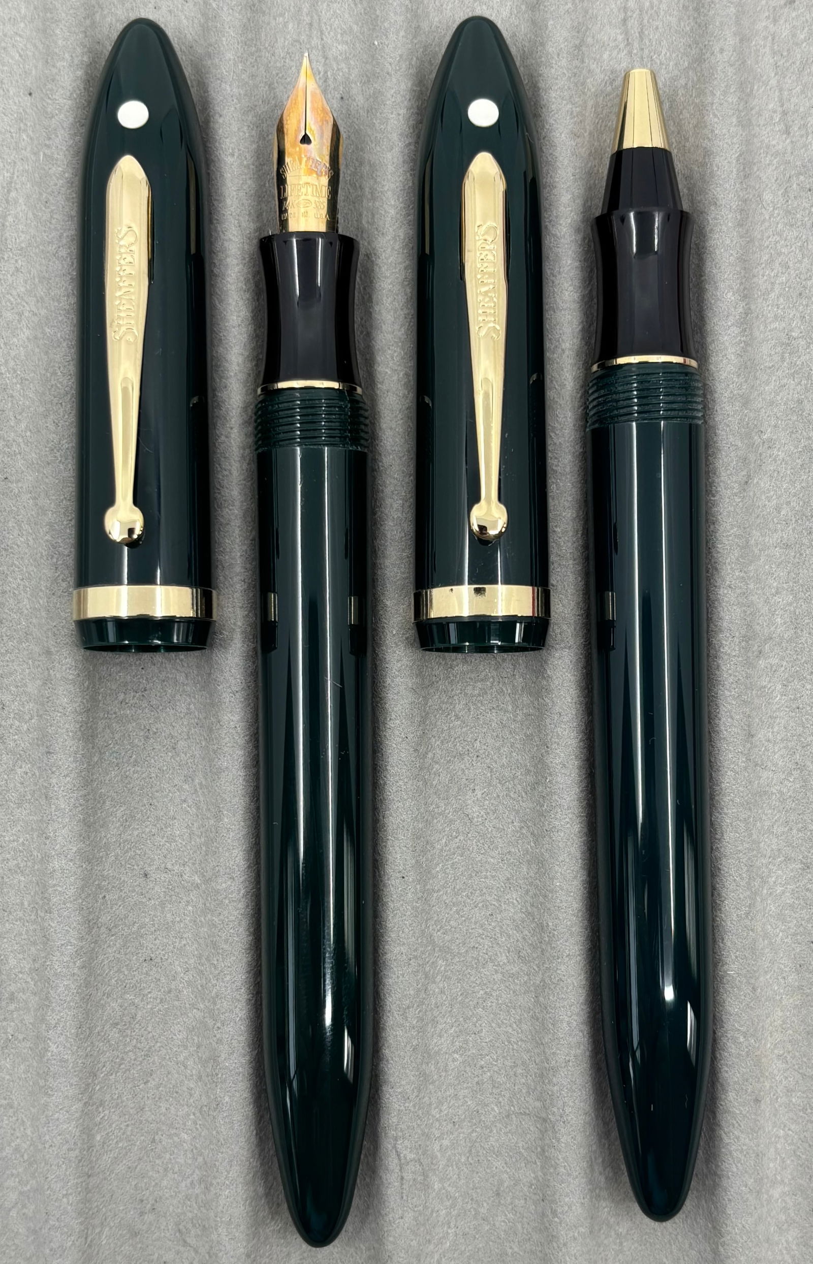 Sheaffer Balance Hunter Green Fountain Pen & Rollerball Set (1 of 2)